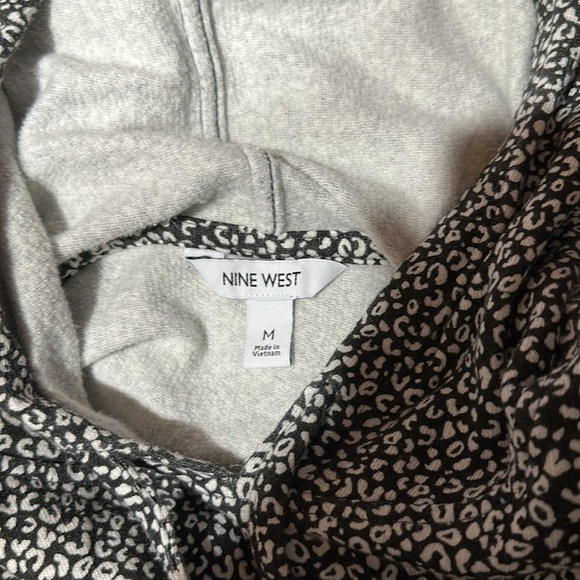 Nine West Crew Neck Long Sleeve Black and White Hoodie Sweatshirt - Picture 10 of 11